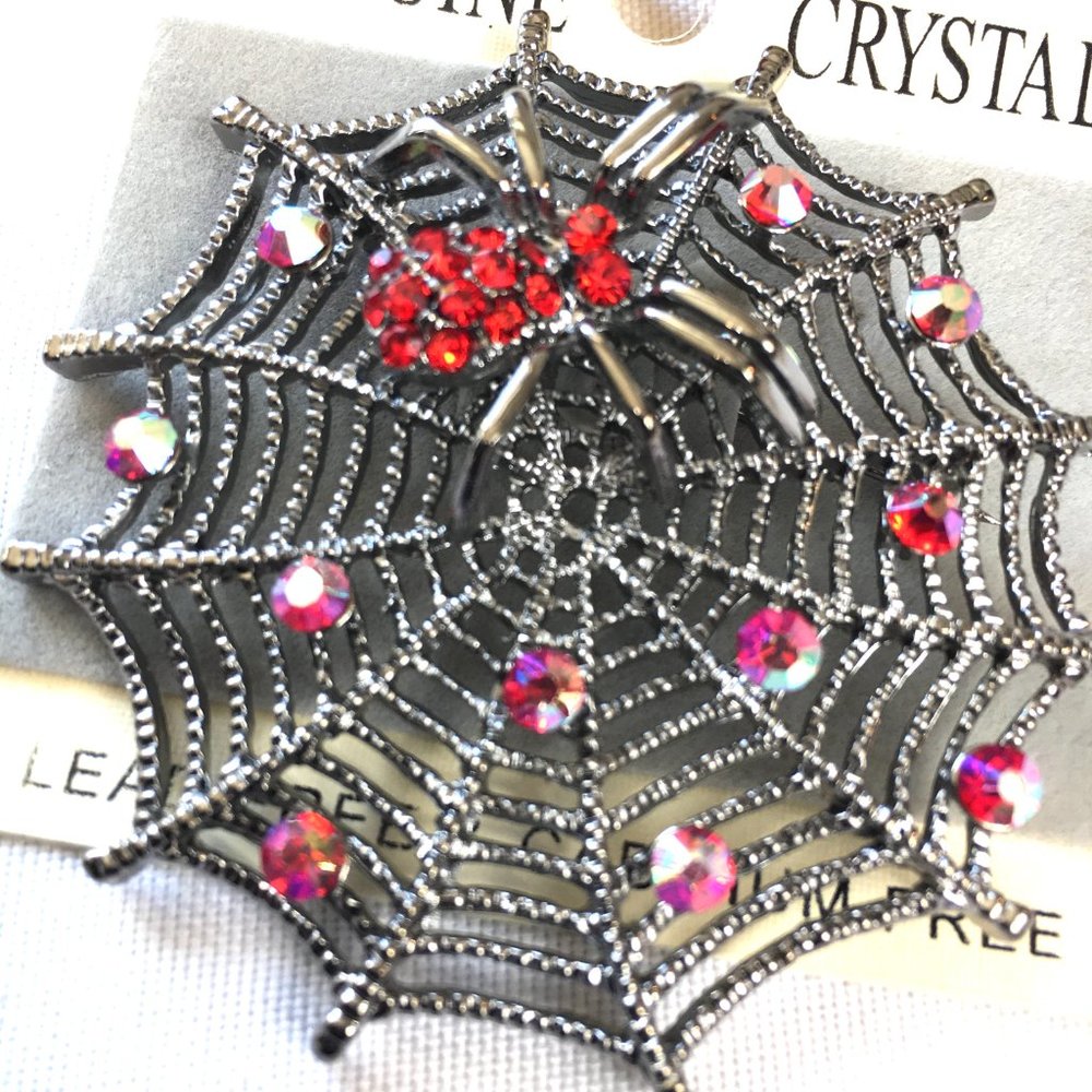Red Jeweled Spider on Web Brooch Pin  NWOT